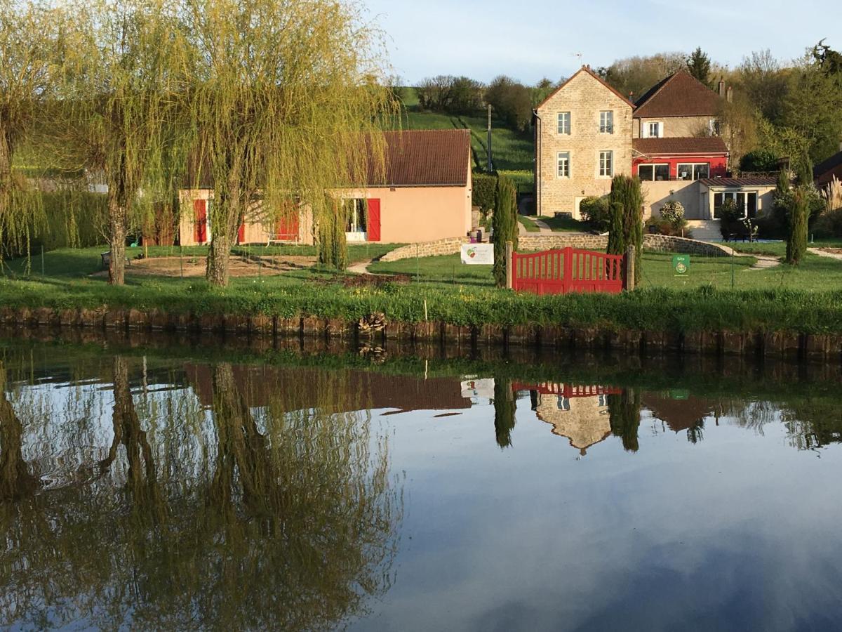 Calme Au Canal De Centre Dennevy Eksteriør bilde